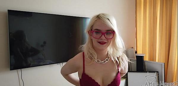 trendsspinner blonde fresh face kapri pov pussy licking miss pussycat little pink dress